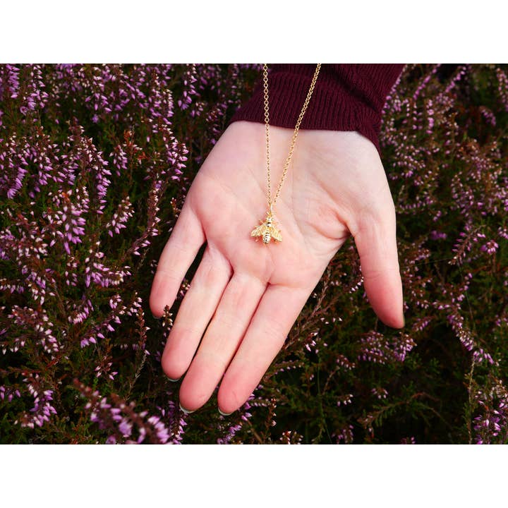 In The Heather – wholesale Pendant/charm necklace – Scottish honey bee necklace in sterling silver1
