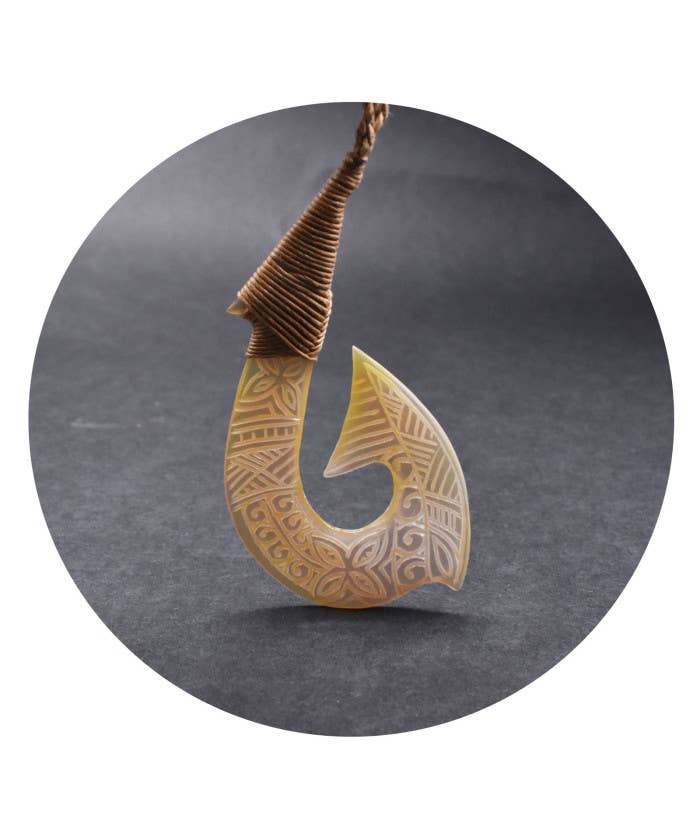 DK Hawaii - Wholesale Pendant/Charm Necklace - Tribal Carved Mother of Pearl Fish Hook Pendant Necklace 0