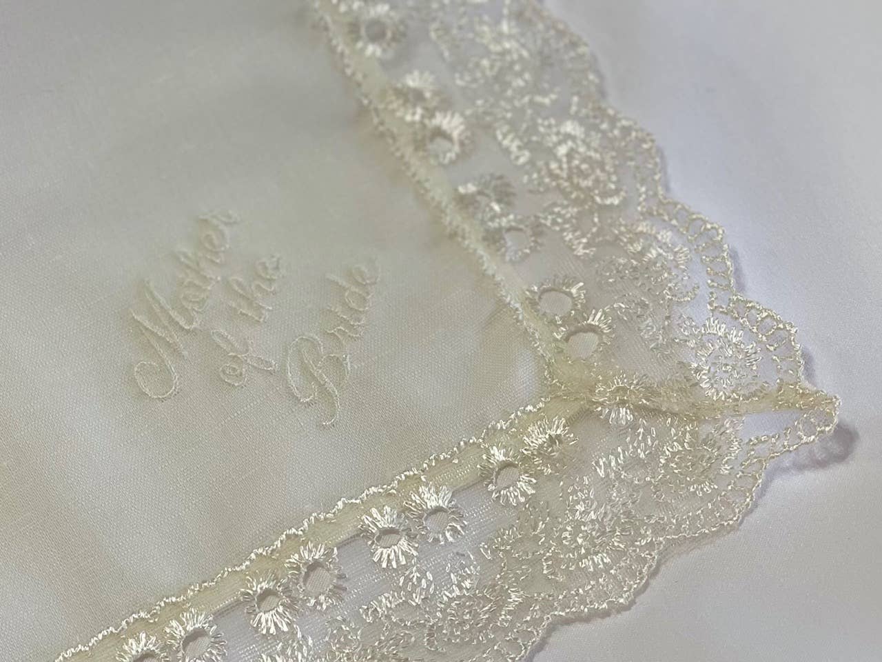 Simply Charming - Vente Mouchoir en tissu – femme - Hanky « Mère de la mariée » en lin ivoire0
