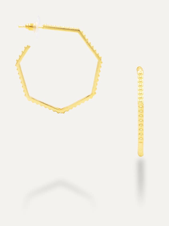 Halvvejs ottekantede guld øreringe for engroshandel hos TIAHRA Jewelry