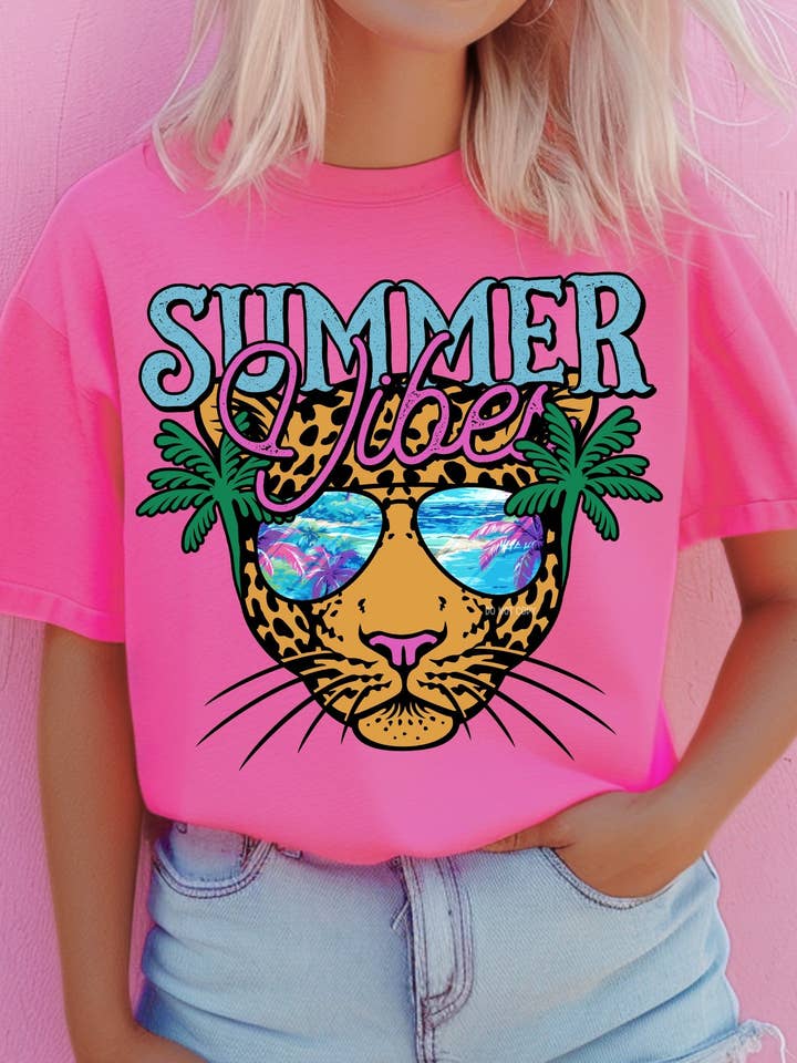 Zomerse Sferen Jaguar Groothandel T-shirt voor wholesale door Wills Creek Designs