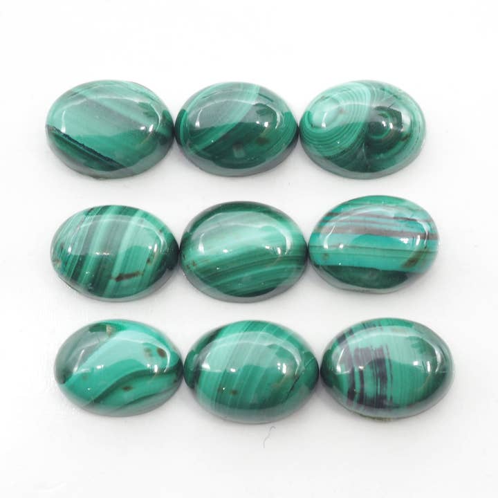 Malakit ovala hytter 8x6 mm Cirka 14,71 karat för wholesale av GTG Gems Corp