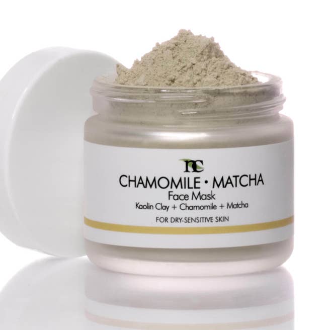 Masques pour le visage Matcha à la camomille 2 oz pour la vente par Natura Culina