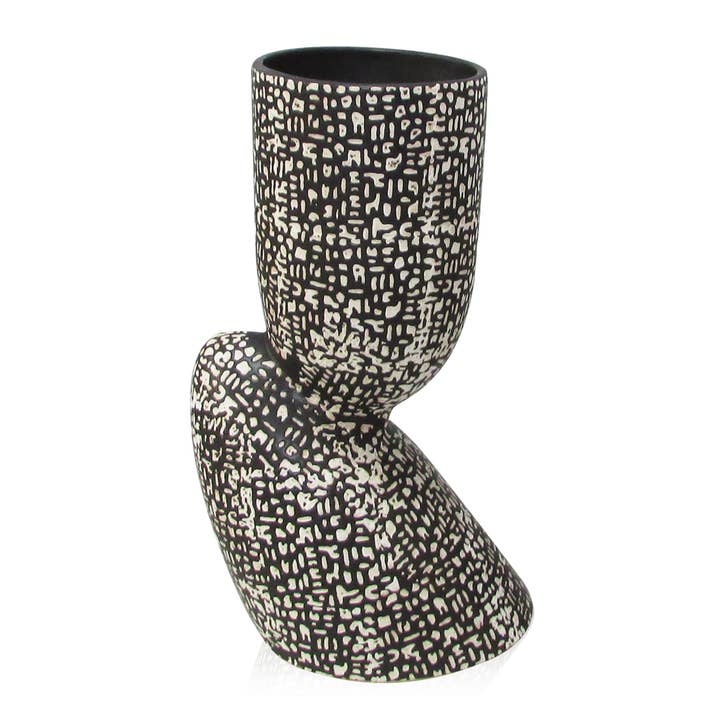 Farao, Indgraveret Skulptureret 12" Keramisk Vase - Sort & Hvid for engroshandel hos Vertuu Design Inc.