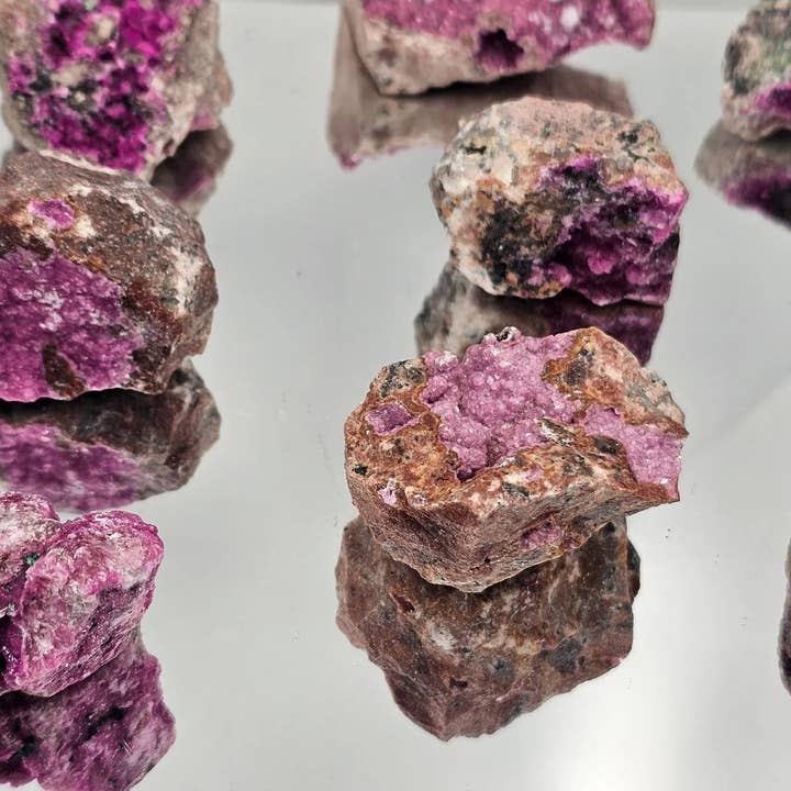 Distinction Crystals – wholesale Spiritual stone/crystal – Small Natural Cobalt Calcite Pink Crystal1