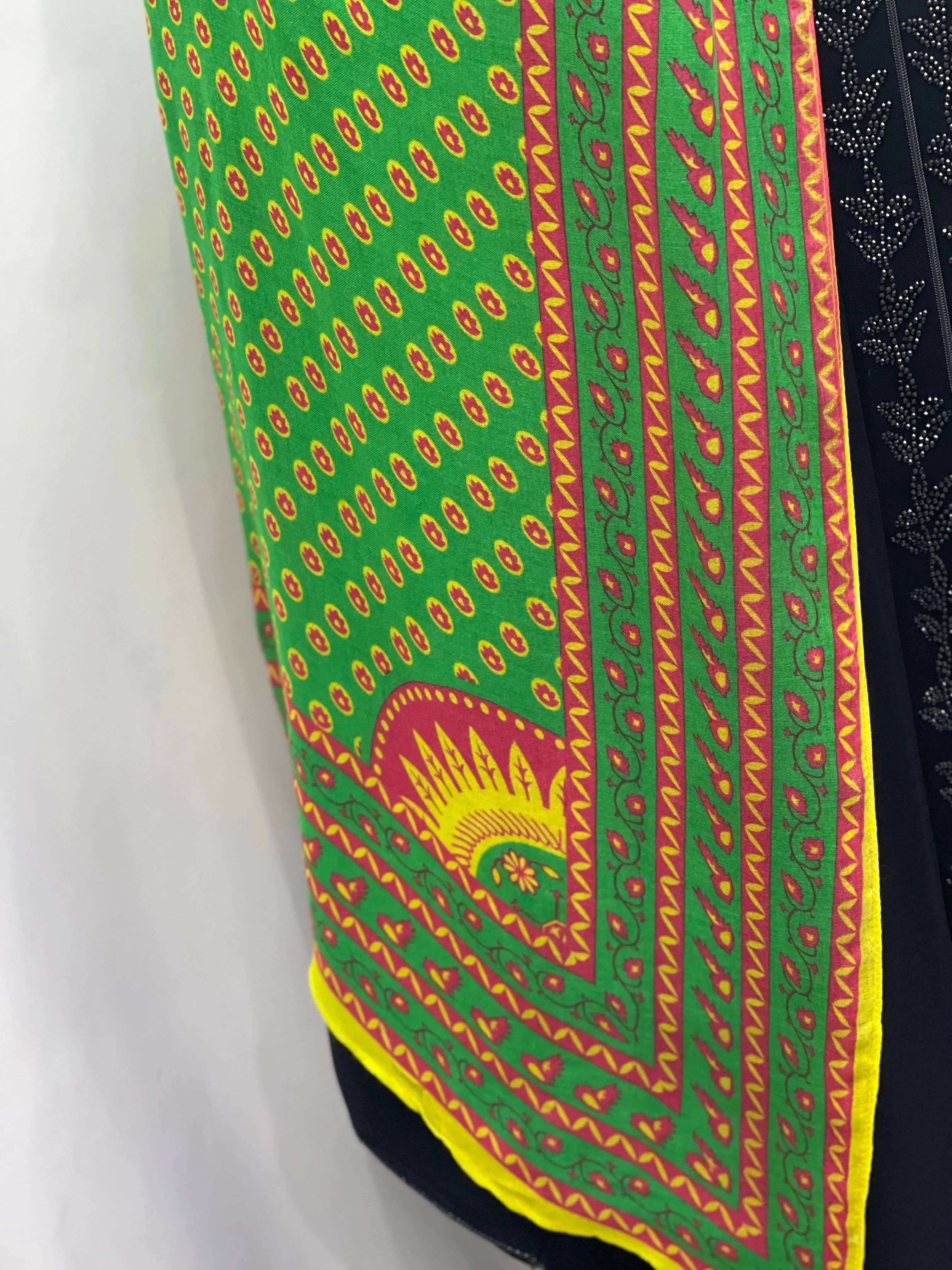 Palestinian Elegance - Wholesale Hijab - Women's - Elegant Comfort: Exclusive Printed Modal Hijab - Asba3