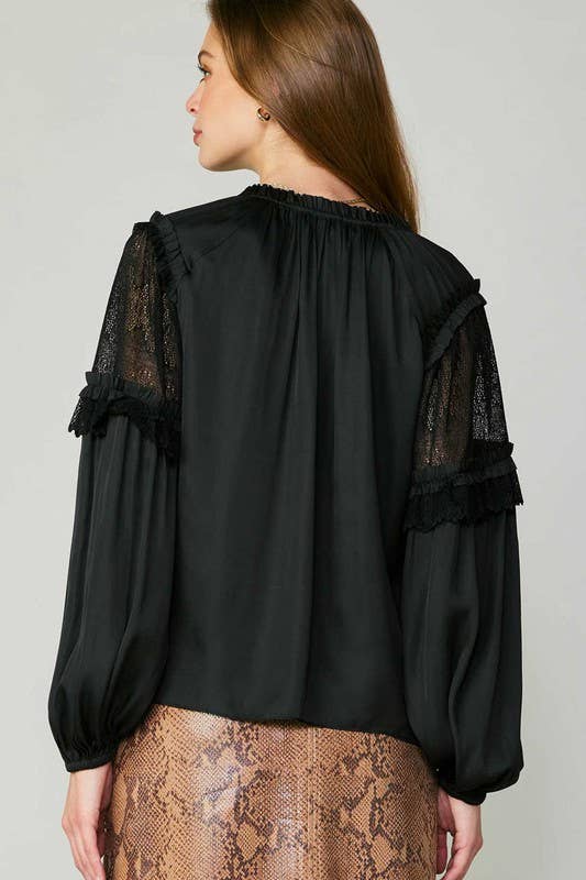 Current Air – Engroshandel Bluse - Dame – Bluse med blondeærmer og flæsedetaljer4