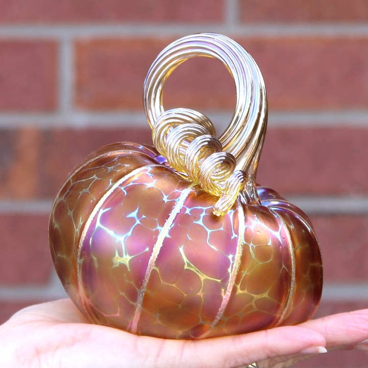 Blåsta glaspumpor i guld-rubin för wholesale av The Furnace: a glassworks