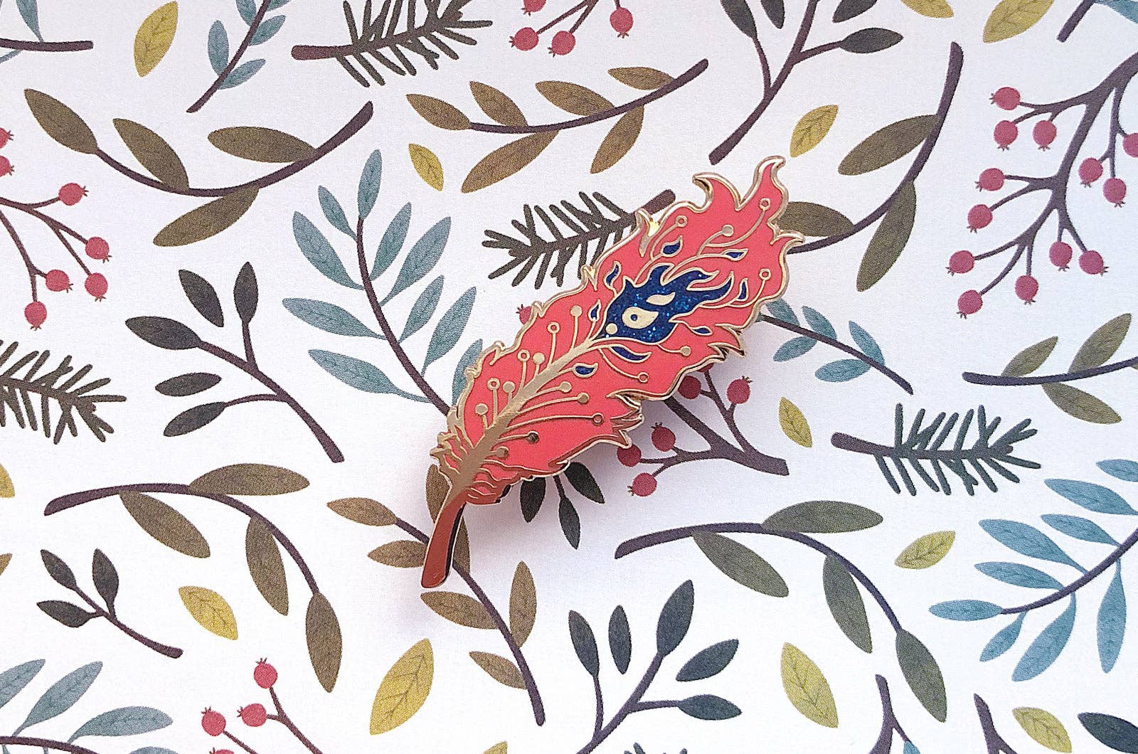 Alum and Ink - Vente Épinglettes/boutons - Épinglette en plume de phénix3