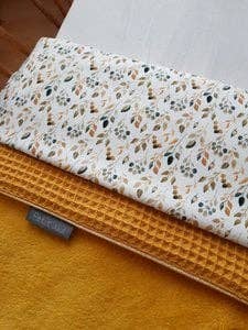 Morris Crib Sheet for wholesale by Petit Juul