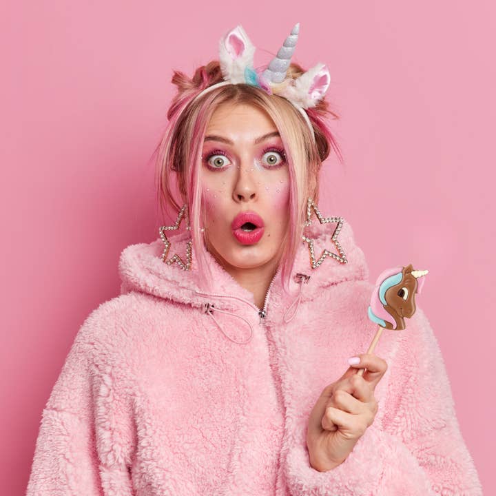 ADG Diffusion - Wholesale Chocolate - DRAGON UNICORN CHOCOLATE LOLLIPOP 25g - Display of 24 pcs4