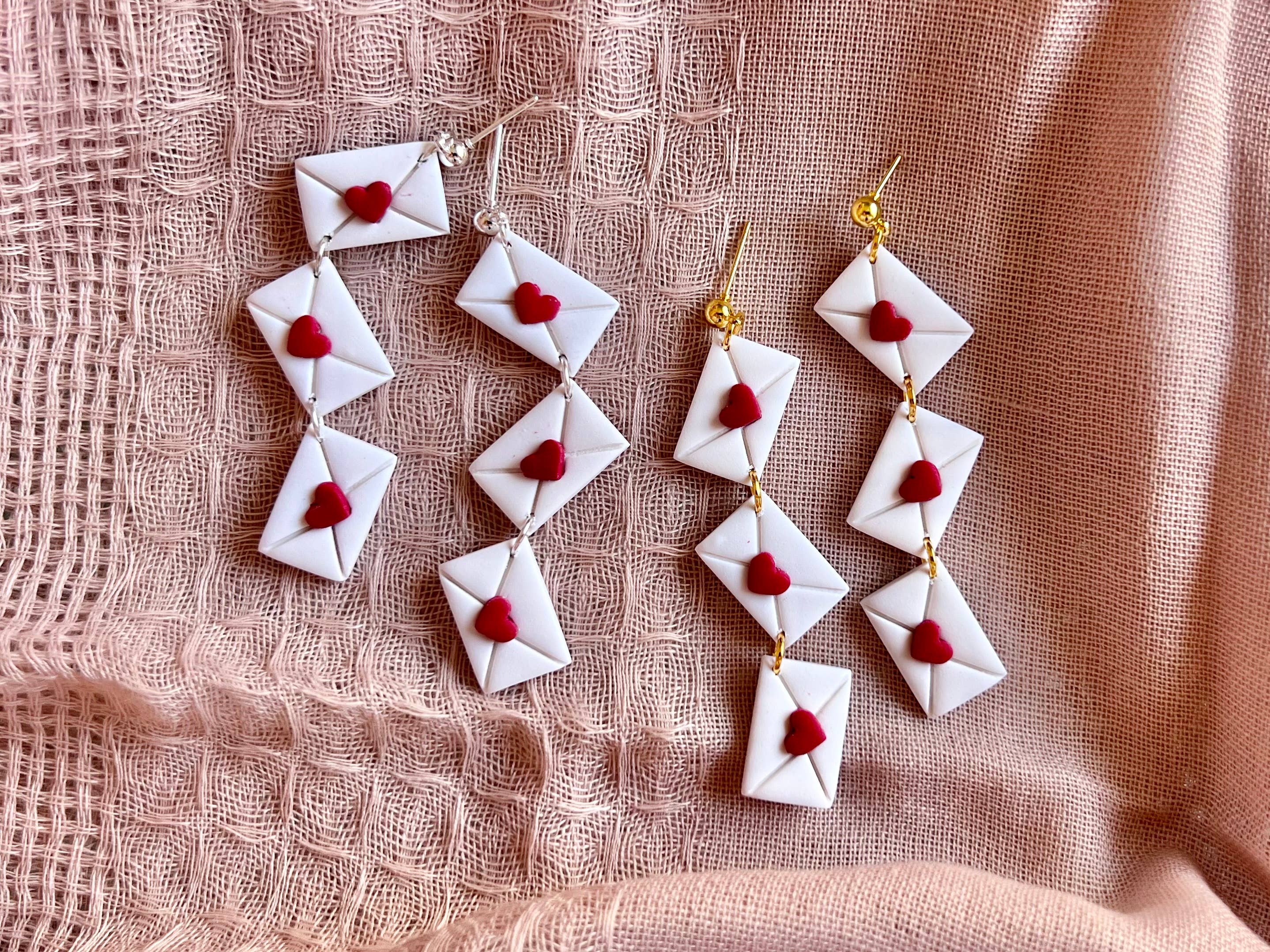 SeizeTheClayJewelry - Vente Boucles d'oreilles pendantes - Boucles d'oreilles Love Letter en argile1