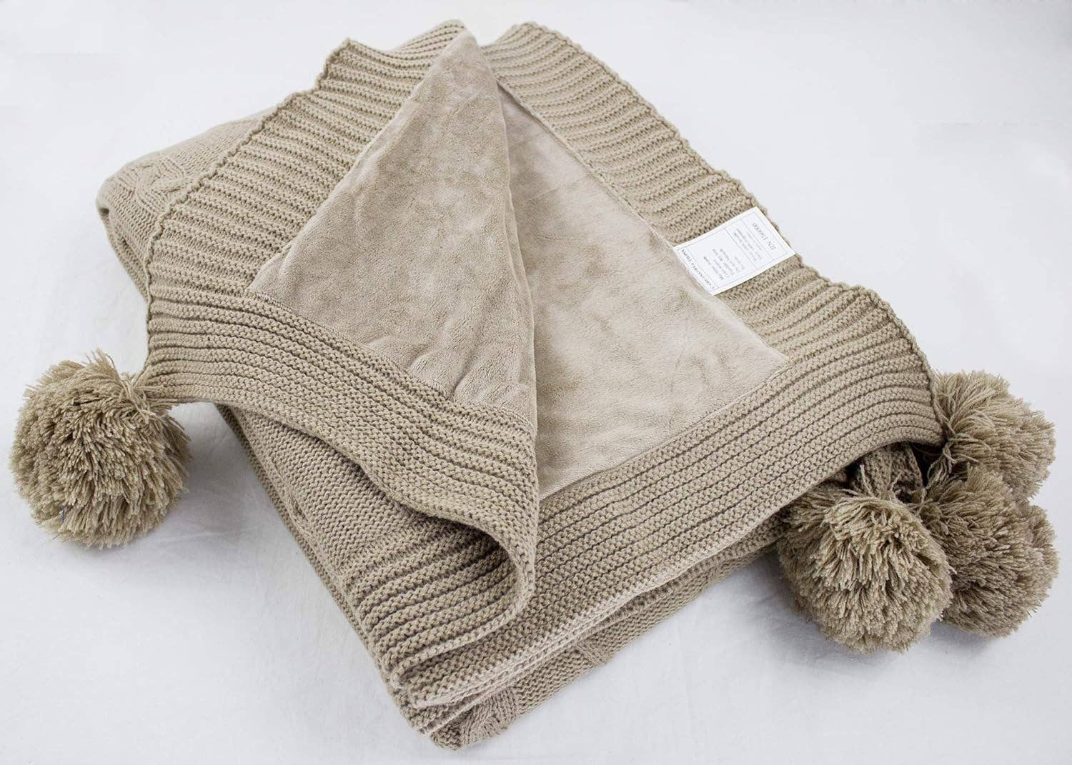 Fennco Styles – wholesale Prydnadsfilt – Taupe lyxig pläd med kabelstickning och päls imitation3