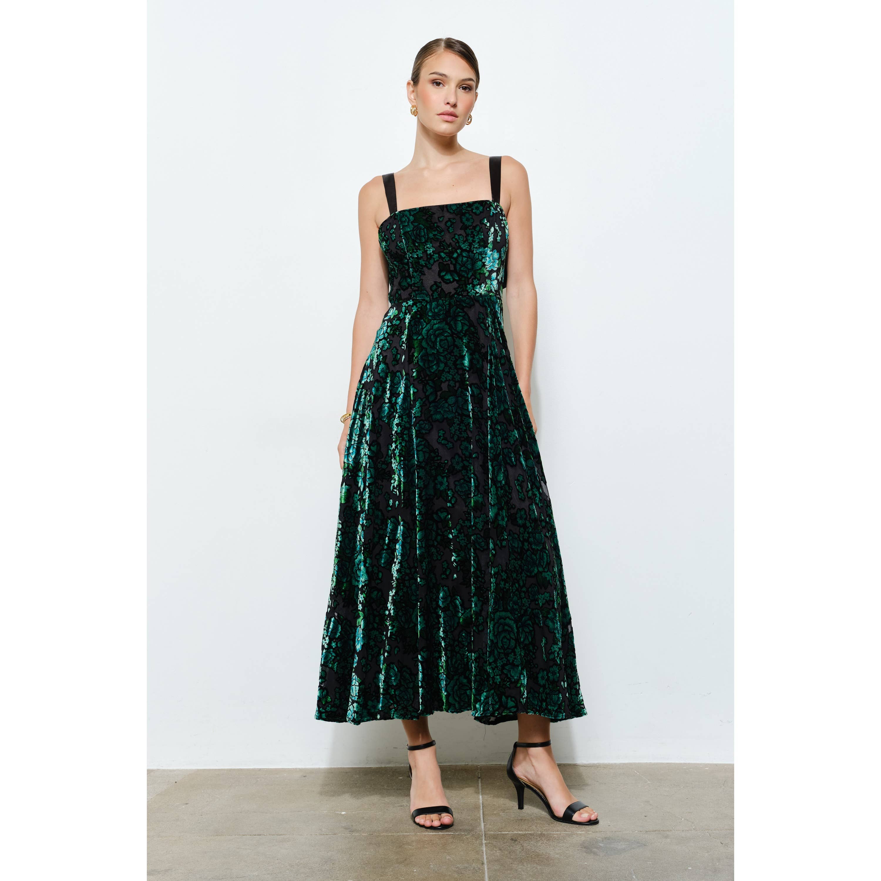 INA – wholesale Dress – Women's – Velvet Floral Bow-Back A-Line Maxi Dress1