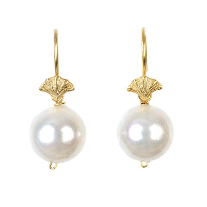 Orecchino perla conchiglia per la vendita all'ingrosso da parte di Sissy Yates Designs