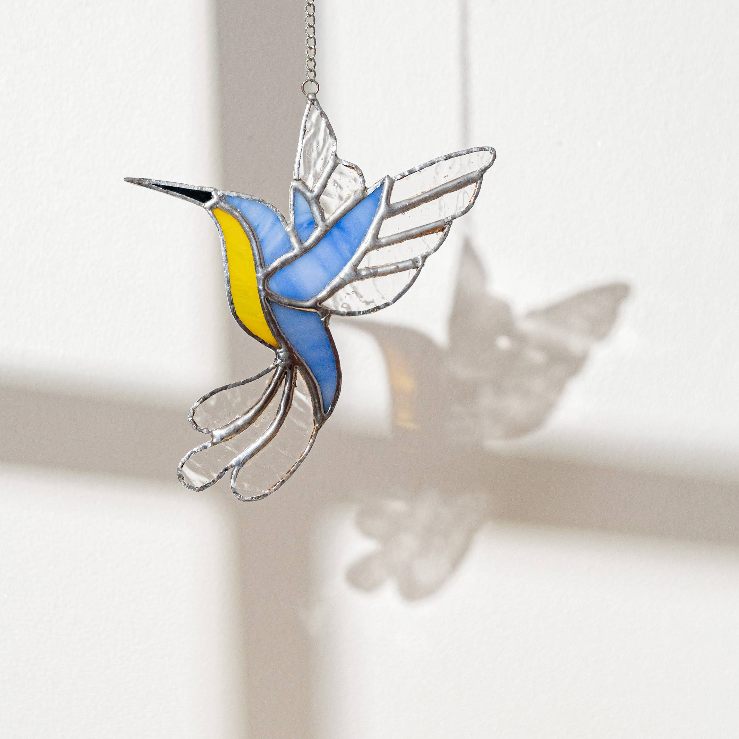 MondoBellissimo - Wholesale Suncatcher - Stained Glass Hummingbird Suncatcher F357