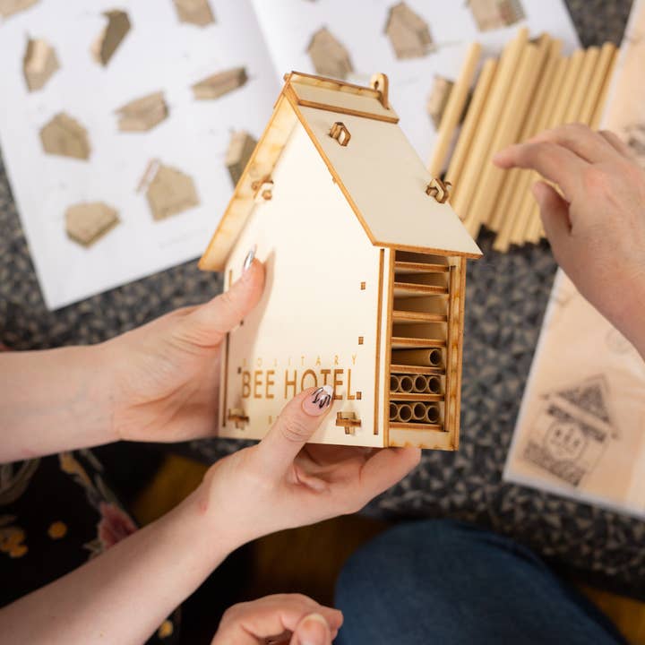 Beevive Ltd – wholesale DIY craft kit – DIY Bee Hotel Kit4