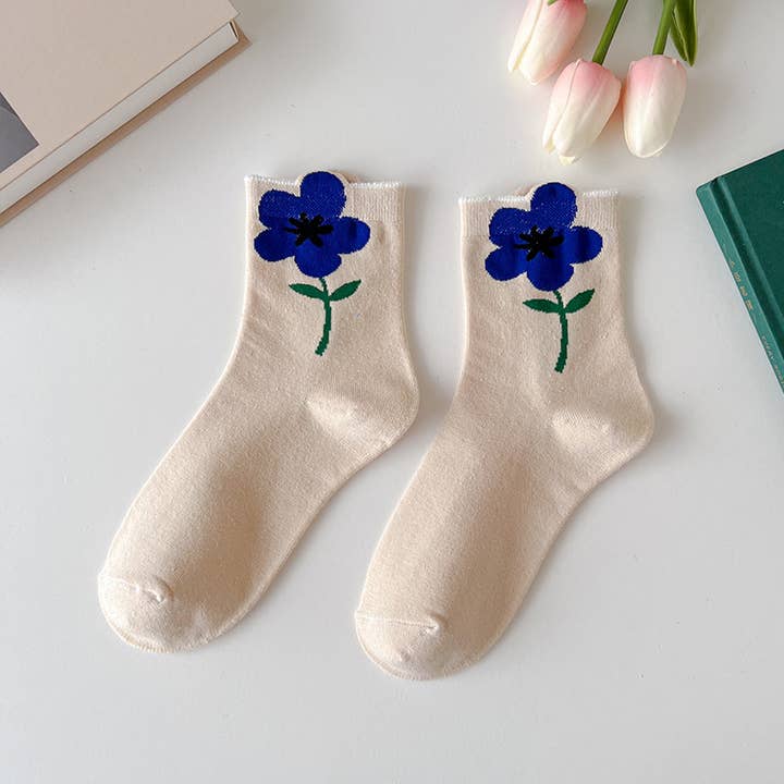 MKS America - Wholesale Socks - Women's - Cute Flowers Print Mid-Rise Socks