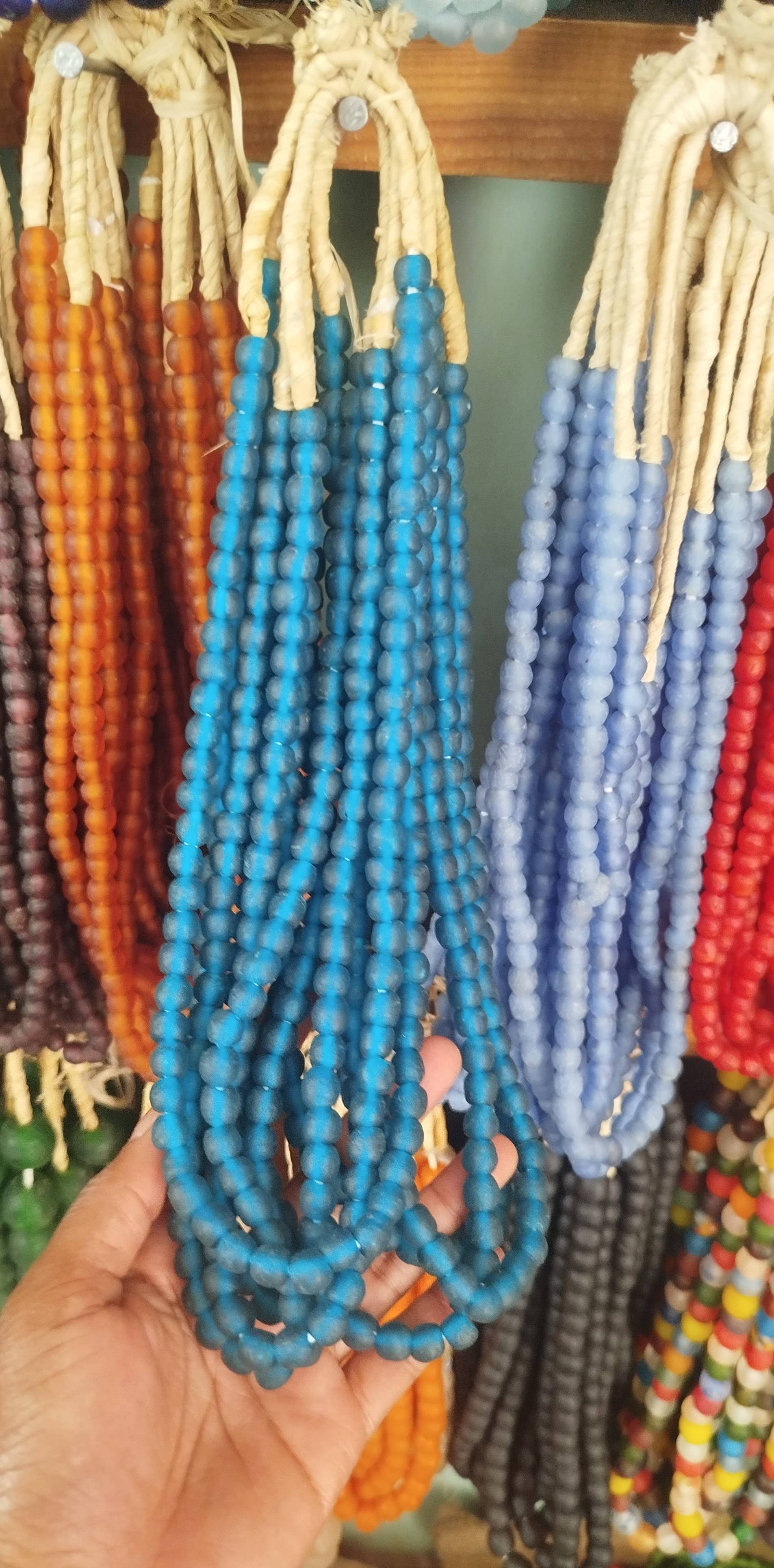 African Craft Collection - Vente Perle - Perle en verre recyclé en poudre du Ghana - Pour la fabrication de bijoux6