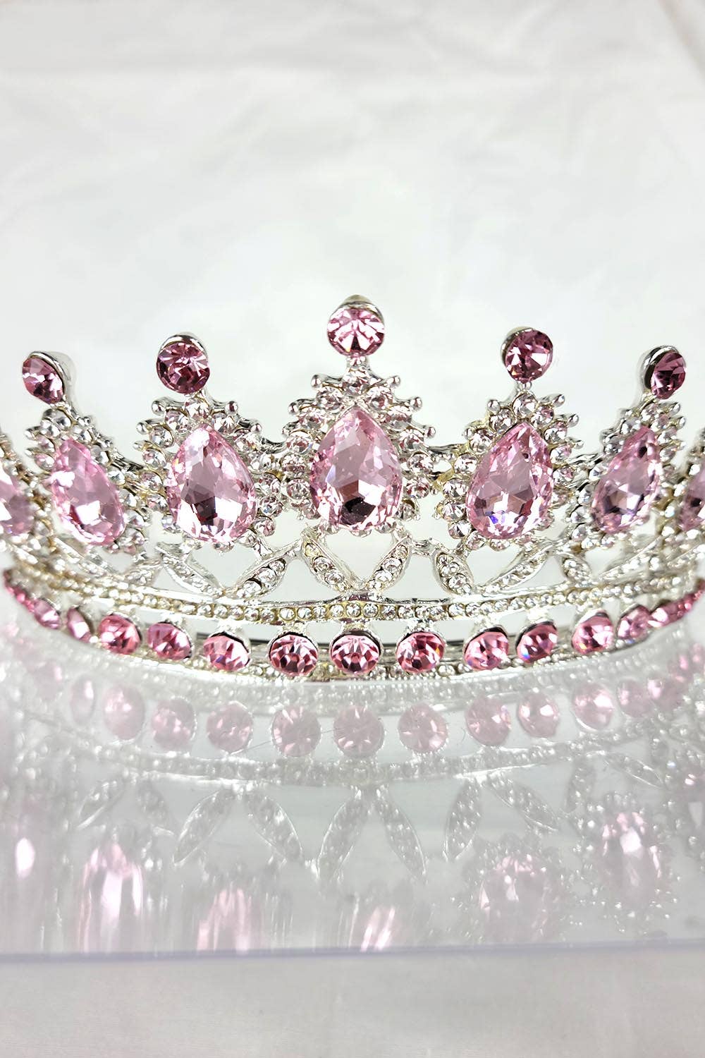 Chicas - Wholesale Tiara - Women's - One Size Fits All Metal Tiara With Jewel Rhinestones HT879-27