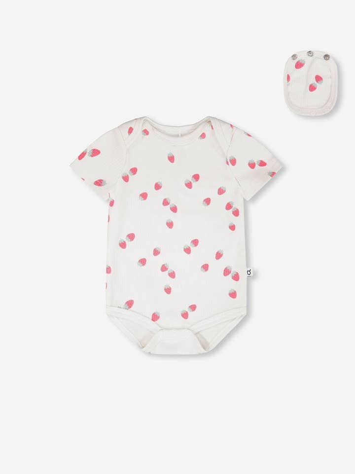 Evolutief katoenen ribjersey-rompertje, wit met bedrukte aardbeien voor wholesale door Deux par Deux
