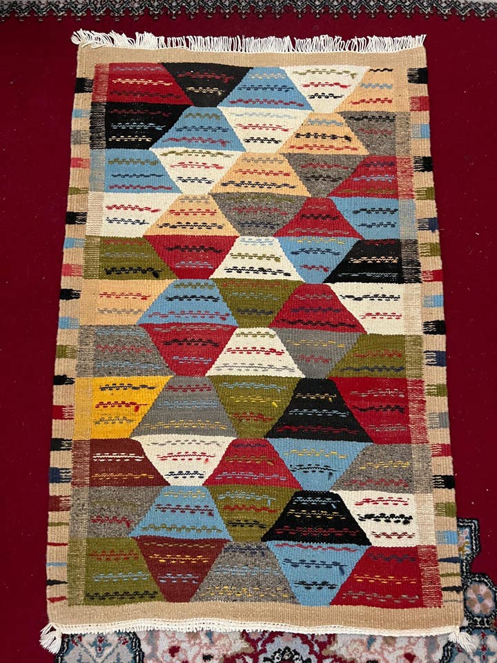 Handwoven Moroccan Kilim Rug: Geometric Wool Area Rug for wholesale by Marrakech Bazaar