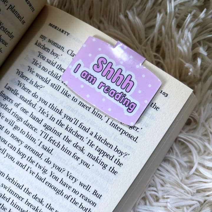 Chut, je lis - Double face - Marque-page magnétique pour la vente par Wild & Wicked Designs