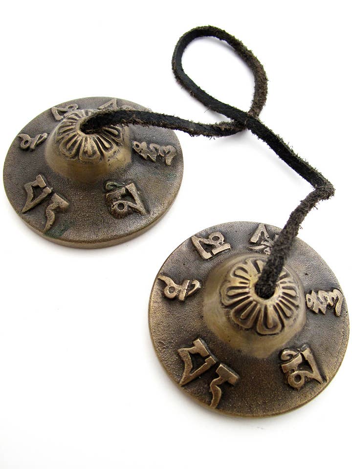 Tincha Chimes- Om pour la vente par Tika