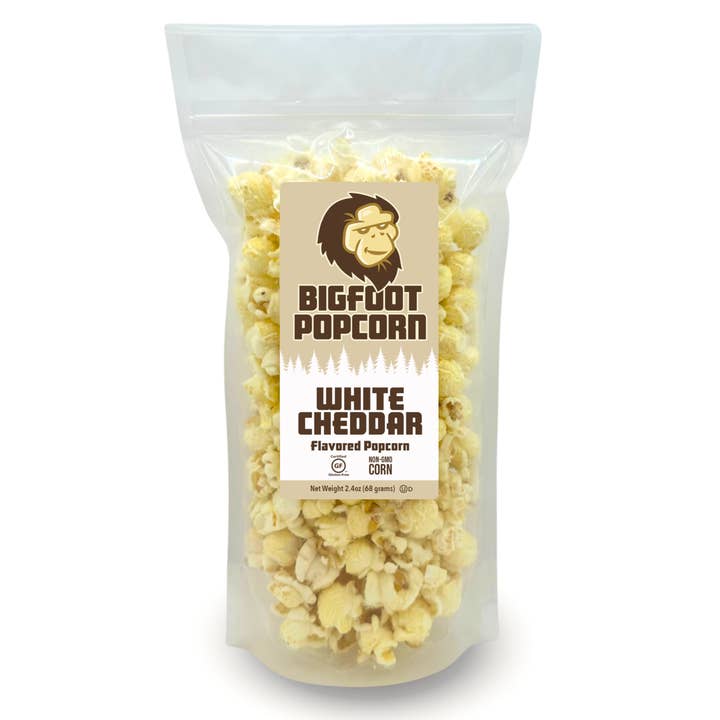 Maïs soufflé gourmet au cheddar blanc pour la vente par Bigfoot Popcorn