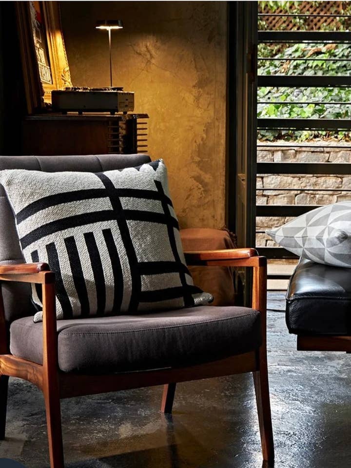 Gebreide sierkussenslopen van Mondriaankatoen voor wholesale door The African Home Goods