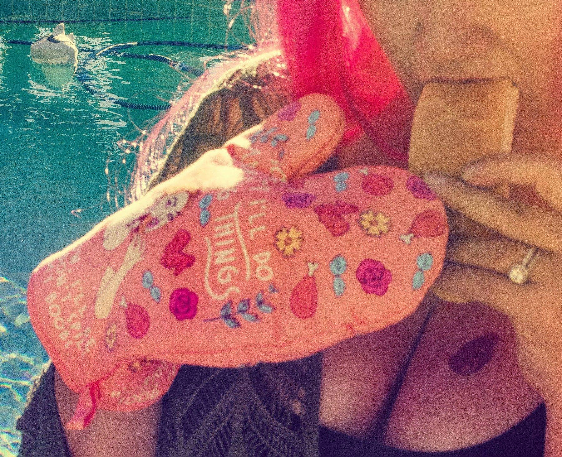 Orange Ill Be Happy If I Dont Spill Food On Boobs Gant de cuisine humoristique en vente sur Faire1