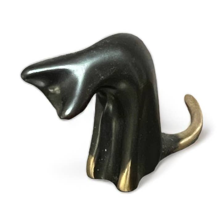 Grooming cat figurine for wholesale by Yenny Cocq llc