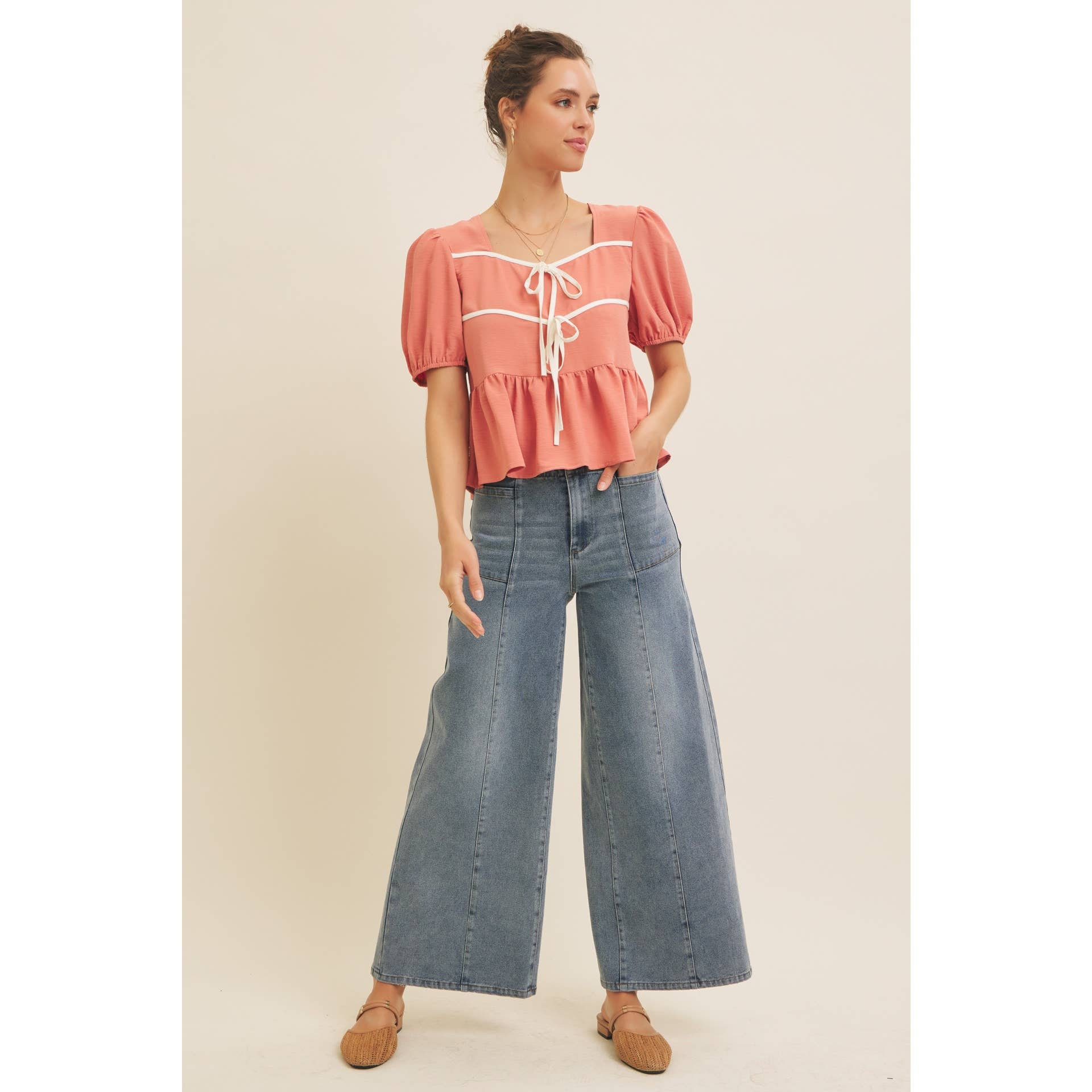 in february - Vente Chemisier – femme - BLOUSE BABYDOLL CHARMANTE AVEC NŒUDS CONTRASTÉS15