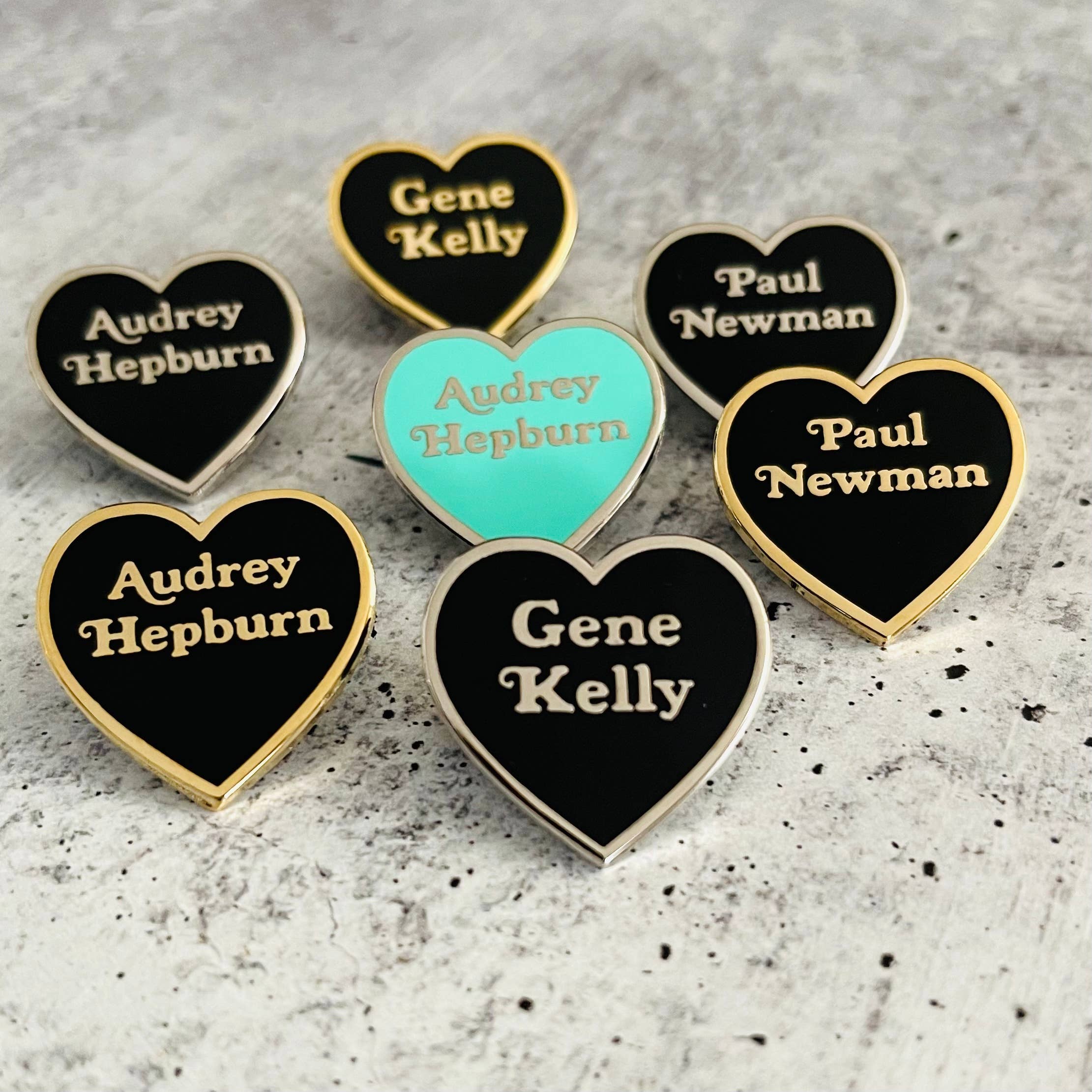 The Silver Spider – Großhandel Anstecker/Button – Audrey Hepburn Heart Emaille Anstecknadel, klassische Filme3