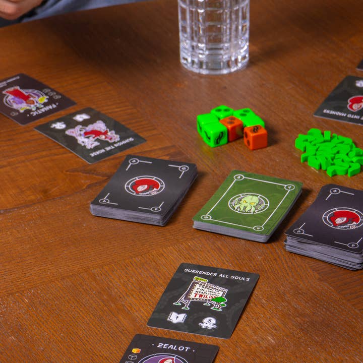 Left Justified Studio & Prolific Games - Wholesale Kaartspel - Cultists & Cthulhu 2nd Ed. — Hilarisch Lovecraft-kaartspel3