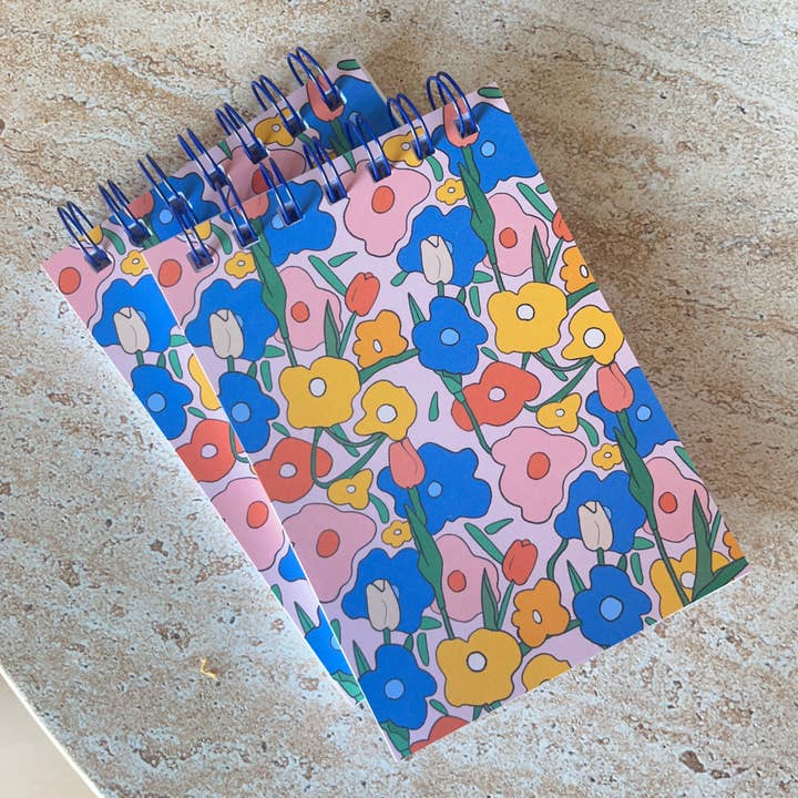 Blomstermønster Notesbog A6, Spiralbundet, Blank for engroshandel hos Tania de Andrade illustration