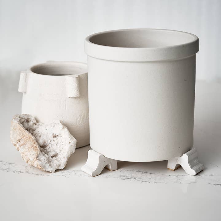 Große weiße Potfeet-Riser-Set mit drei Topffüßen für den Großhandel von Clayport Pottery