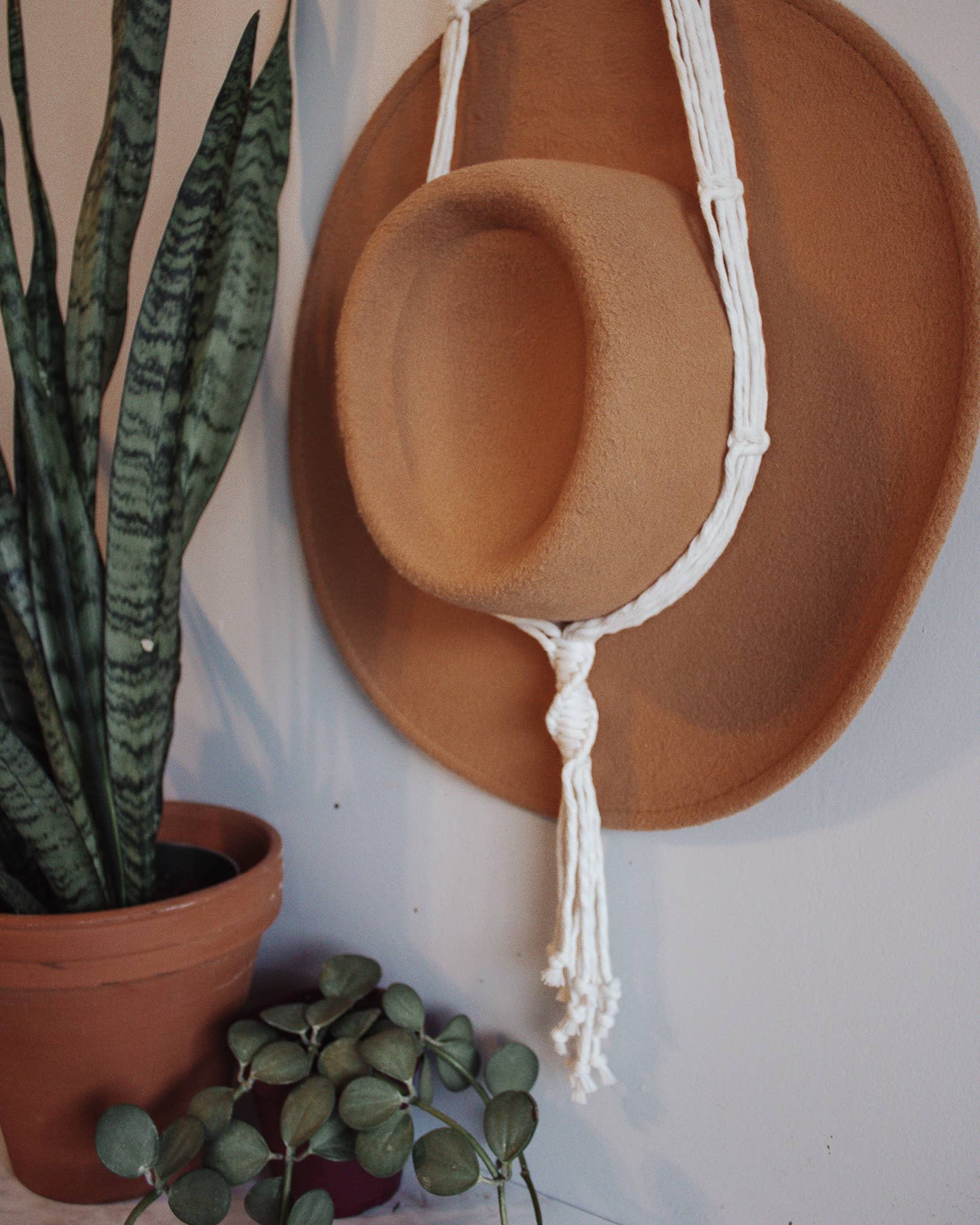 Modern Bo Studio - Wholesale Hat Rack - "Dakota" - Macrame Hat Hanger1
