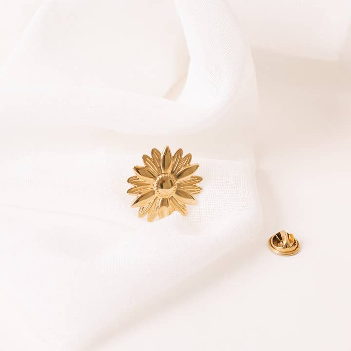 Un de ces Quatre - Wholesale Brooch - Marguerite brooch3