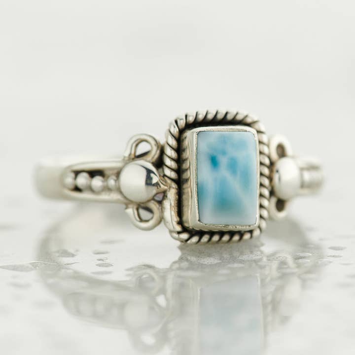 ANELLO ORION IN ARGENTO STERLING LARIMAR per la vendita all'ingrosso da parte di Nugent Jewelry