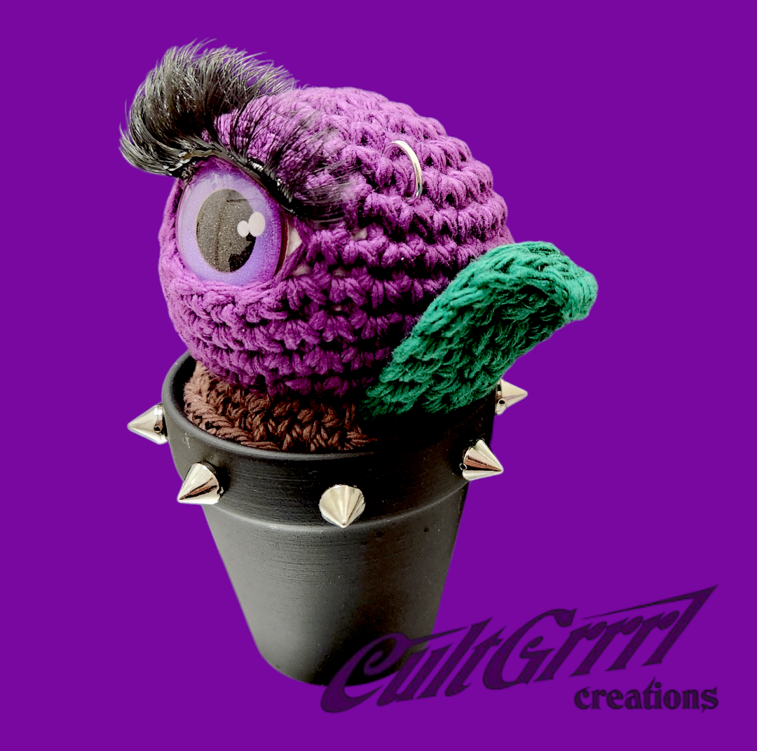 CultGrrrl Creations - Wholesale Decorative tabletop object - Crochet Faux EyePod Plant0
