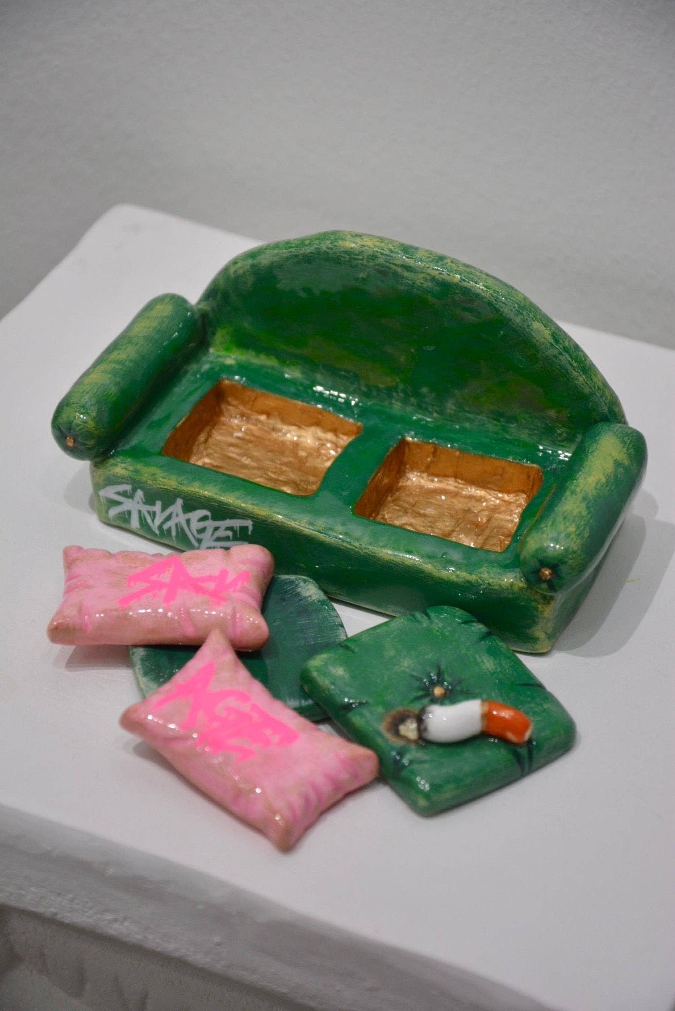 House of Savage - Wholesale Sculpture - SAVAGE GRAFFITI COUCH10