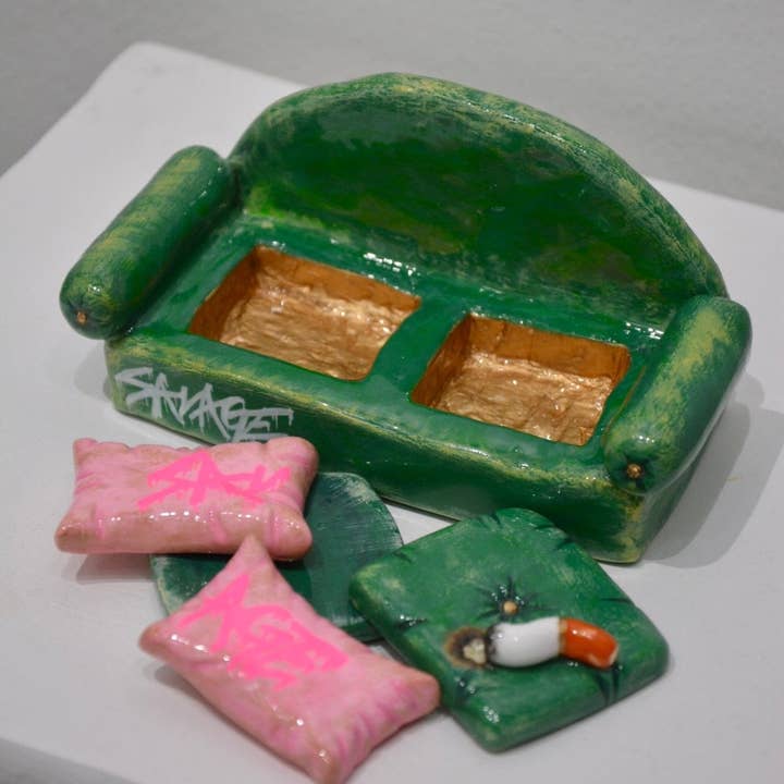 House of Savage - Wholesale Sculpture - SAVAGE GRAFFITI COUCH10