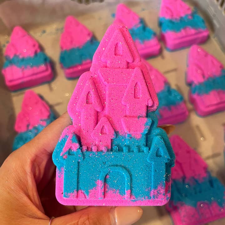 Foam Inc Cosmetics – wholesale Bath bomb/fizz – Candy Clouds Castle Bath Bomb 120g | Magic Inspired0