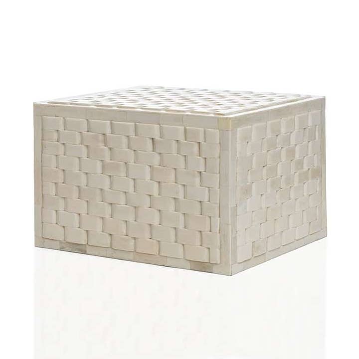 Urne funéraire avec incrustation de corne blanche « tissée » pour la vente par Modern Memorials