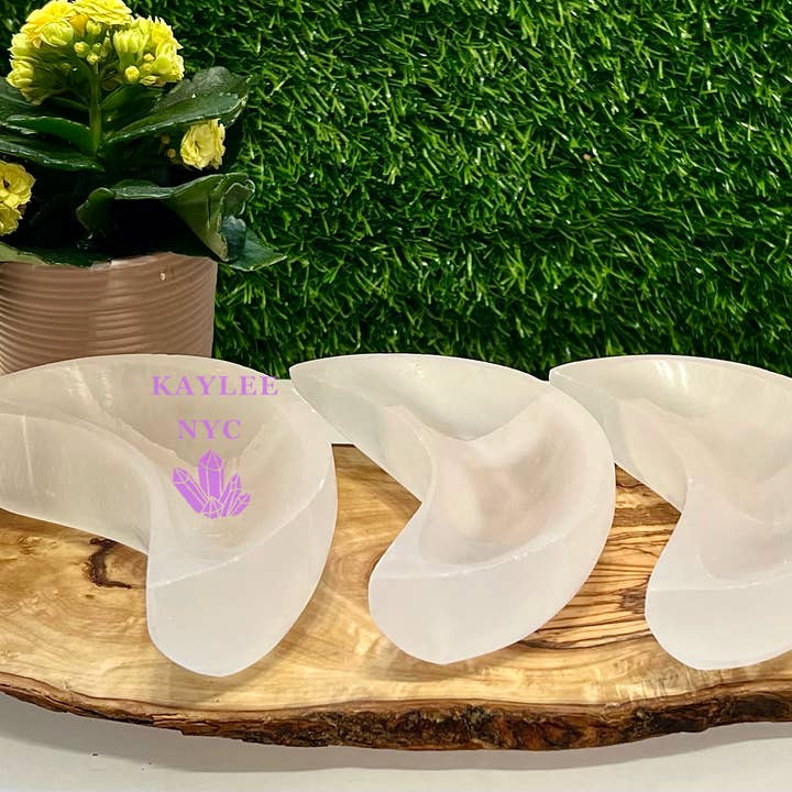 KayleeNYC - Wholesale Spiritual Stone/Crystal - Natural Selenite aka Satin Spar Moon Bowls ~10cm2