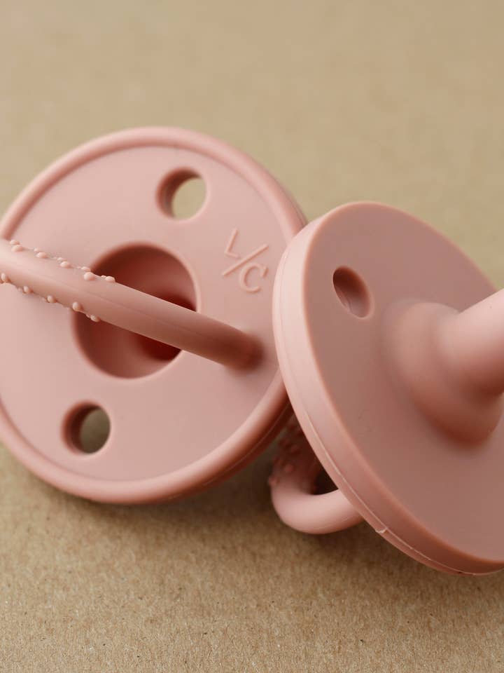 Siliconen fopspeen - Rose voor wholesale door Little Chew