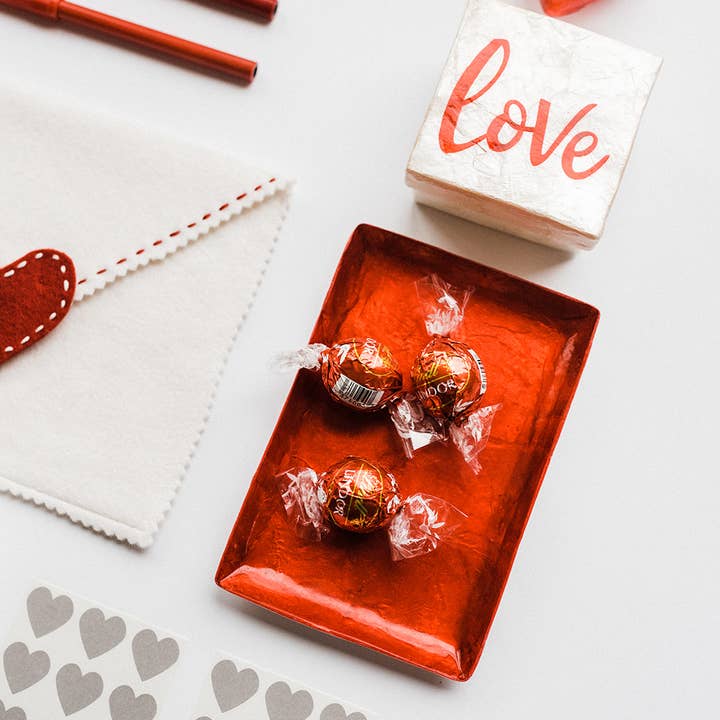 Dekorasyon Gifts Decor - Wholesale Decorative Box - 3" Capiz Box "LOVE" (Red/White)1