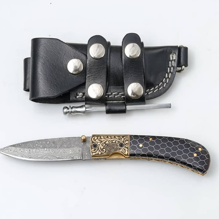 Titan International - Wholesale Pocket knife/holder - Hand-Engraved Damascus Folding Knife with Honeycomb Handle0