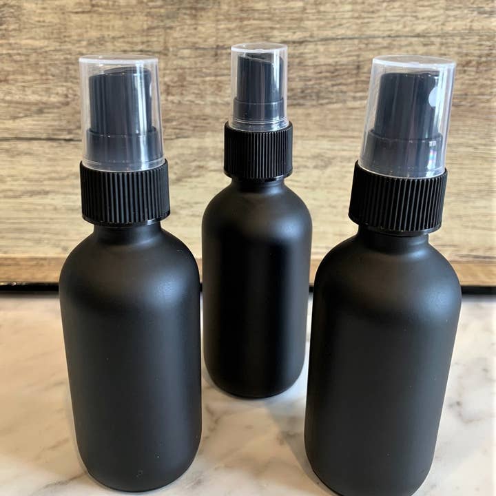 The Bottle Shoppe - Wholesale Essential Oil Holder - 1oz Black Matte Glass Bottle with Black Fine Mist Sprayer6
